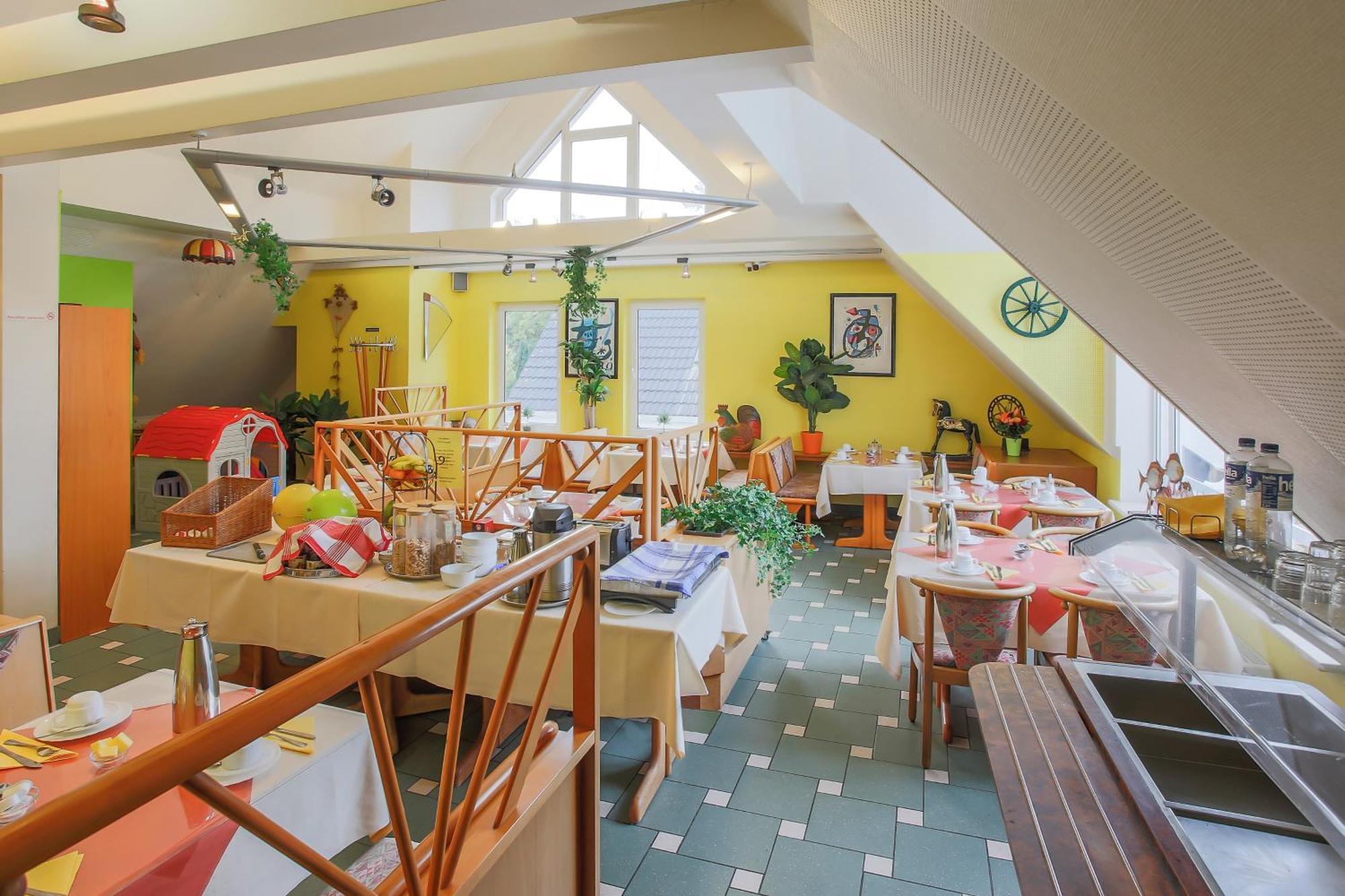 Hotel Ideal Lubeka Zewnętrze zdjęcie