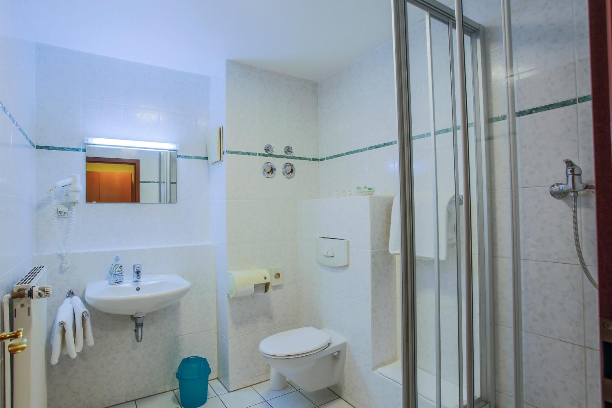 Hotel Ideal Lubeka Zewnętrze zdjęcie